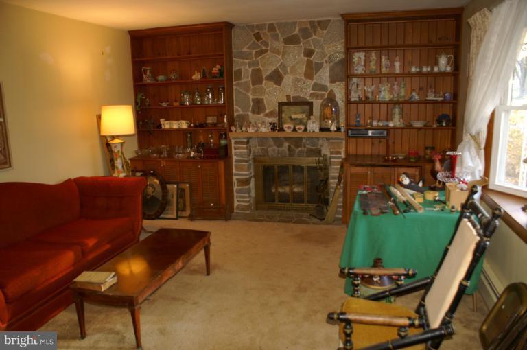 2423 Putnam Road Forest Hill, MD 21050 - Photo 13 of 14 Living Room