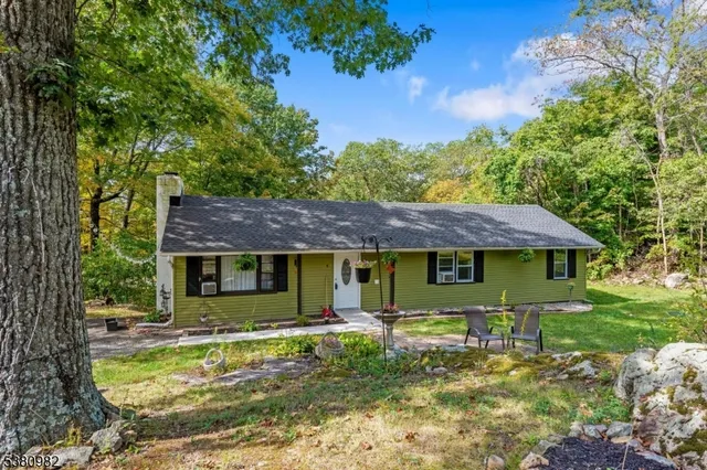 $369,987 | 4 Mohawk Road, Hopatcong, NJ 07821