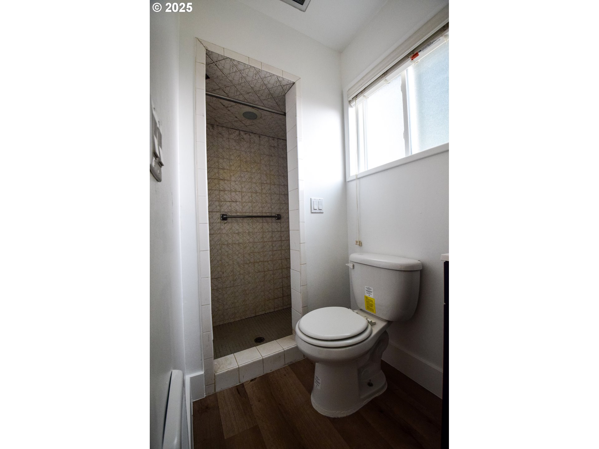 1390 George Street Woodburn, OR 97071 - Photo 12 of 22 Bathroom