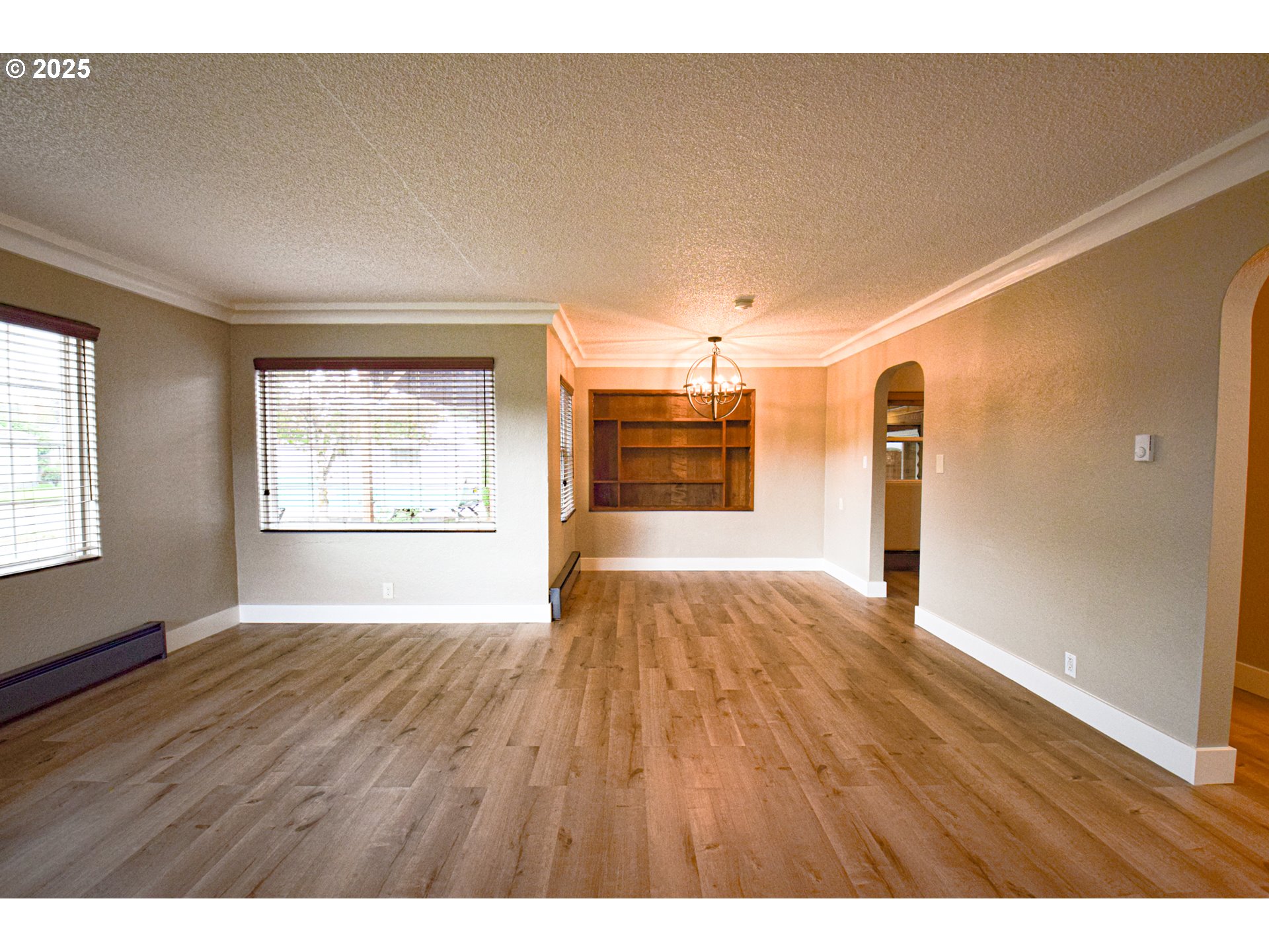 1390 George Street Woodburn, OR 97071 - Photo 2 of 22 Living Room/Dining Room