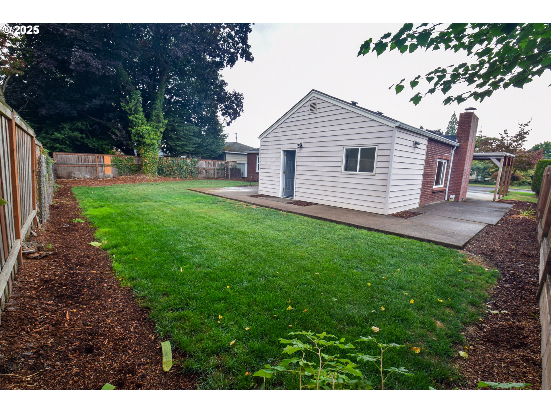 1390 George Street Woodburn, OR 97071 - Photo 21 of 22 Yard