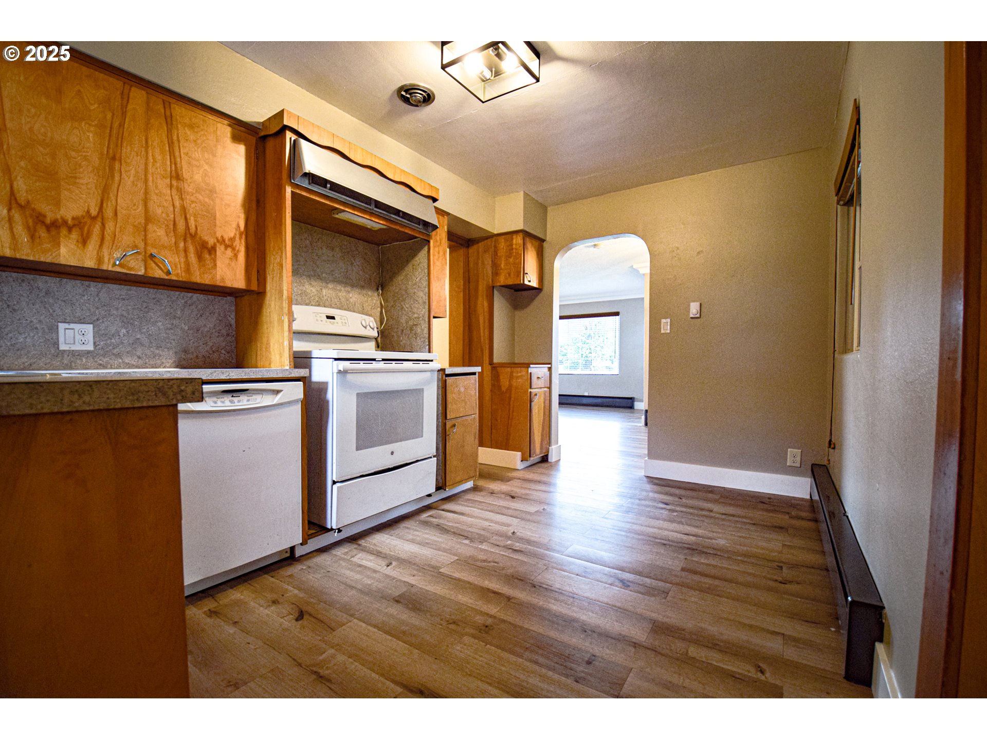 1390 George Street Woodburn, OR 97071 - Photo 4 of 22 Gallery Image 4