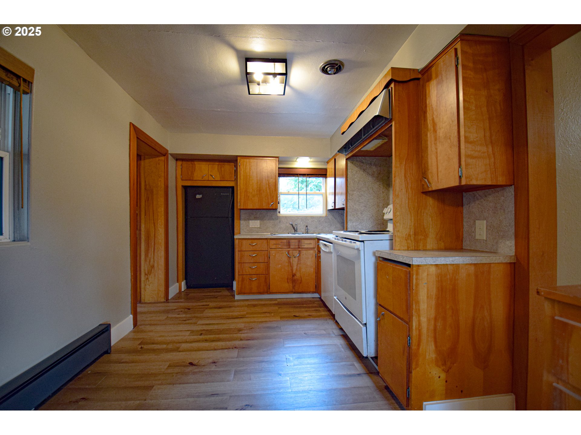 1390 George Street Woodburn, OR 97071 - Photo 5 of 22 Gallery Image 5