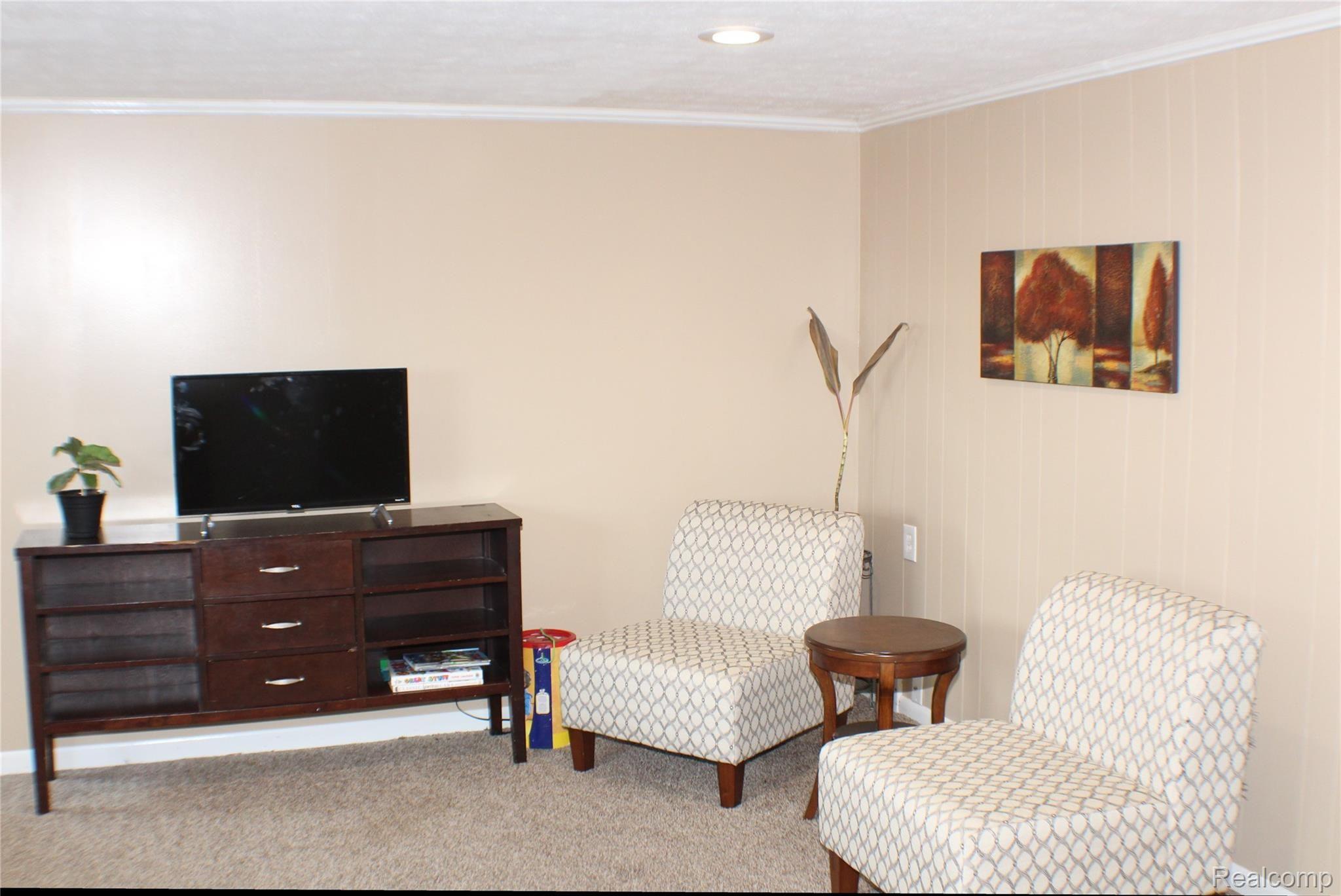 20200 26 Mile Road Macomb, MI 48042 - Photo 10 of 26 Family room