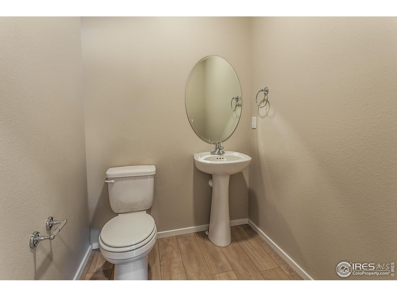 6827 4th St Road, Unit 5 Greeley, CO 80634 - Photo 30 of 34 EXMPLE PHOTO: POWDER BATH