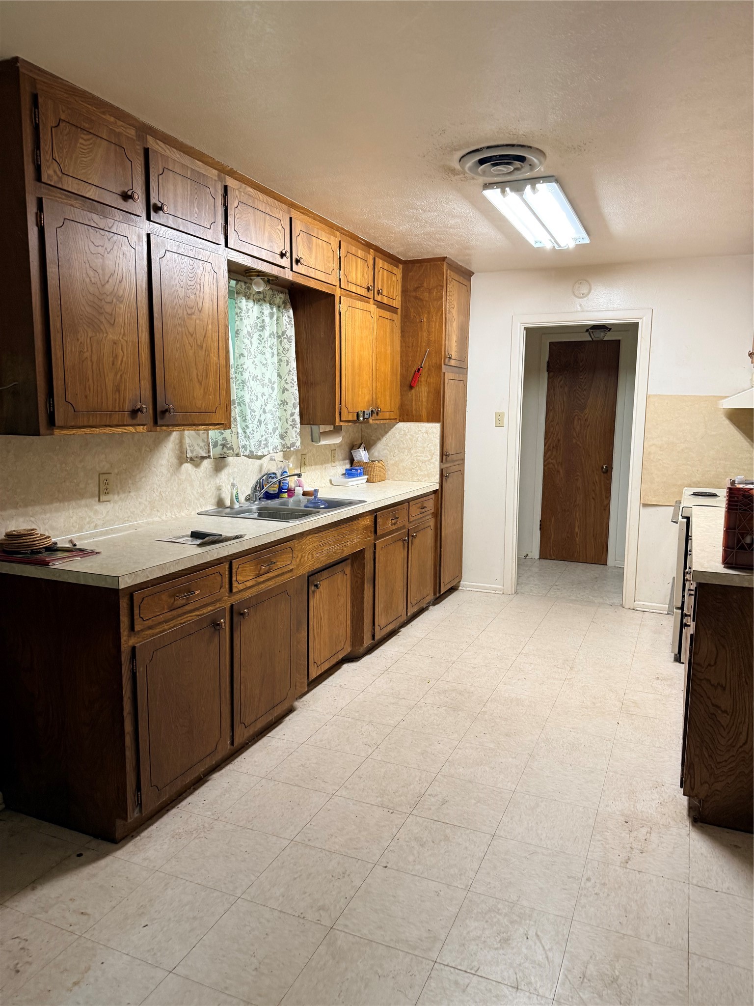 511 O Brien Road Refugio, TX 78377 - Photo 11 of 17 Gallery Image 11