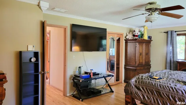 $689,900 | 3898 Country Club Road, Carbondale, IL 62901