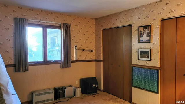 $689,900 | 3898 Country Club Road, Carbondale, IL 62901