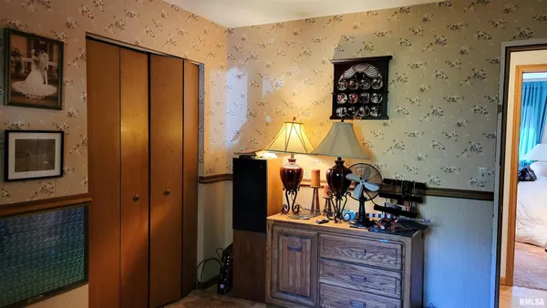 $689,900 | 3898 Country Club Road, Carbondale, IL 62901