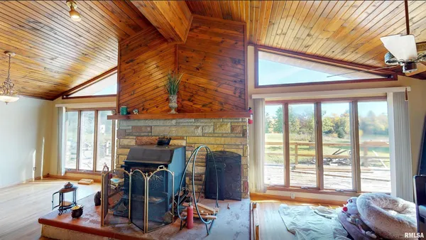 $689,900 | 3898 Country Club Road, Carbondale, IL 62901