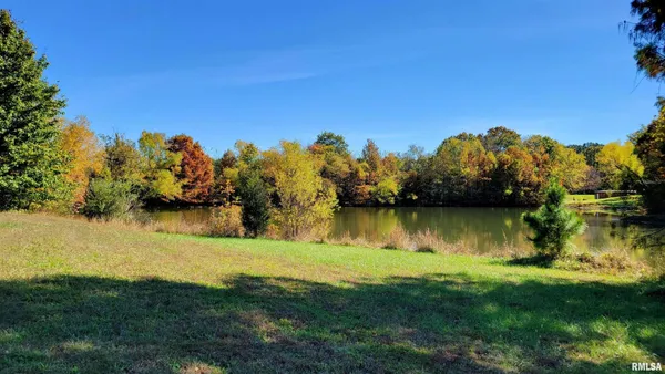 $689,900 | 3898 Country Club Road, Carbondale, IL 62901