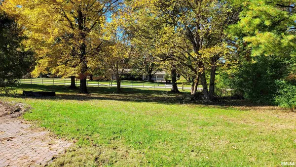 $689,900 | 3898 Country Club Road, Carbondale, IL 62901
