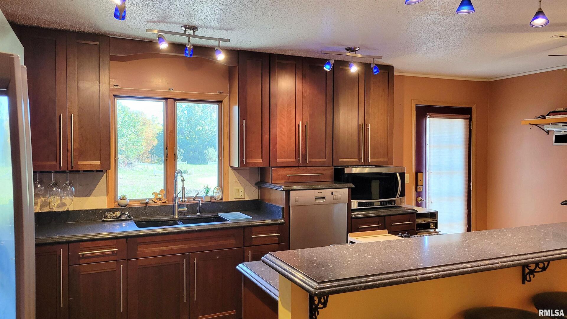 3898 Country Club Road Carbondale, IL 62901 - Photo 7 of 55