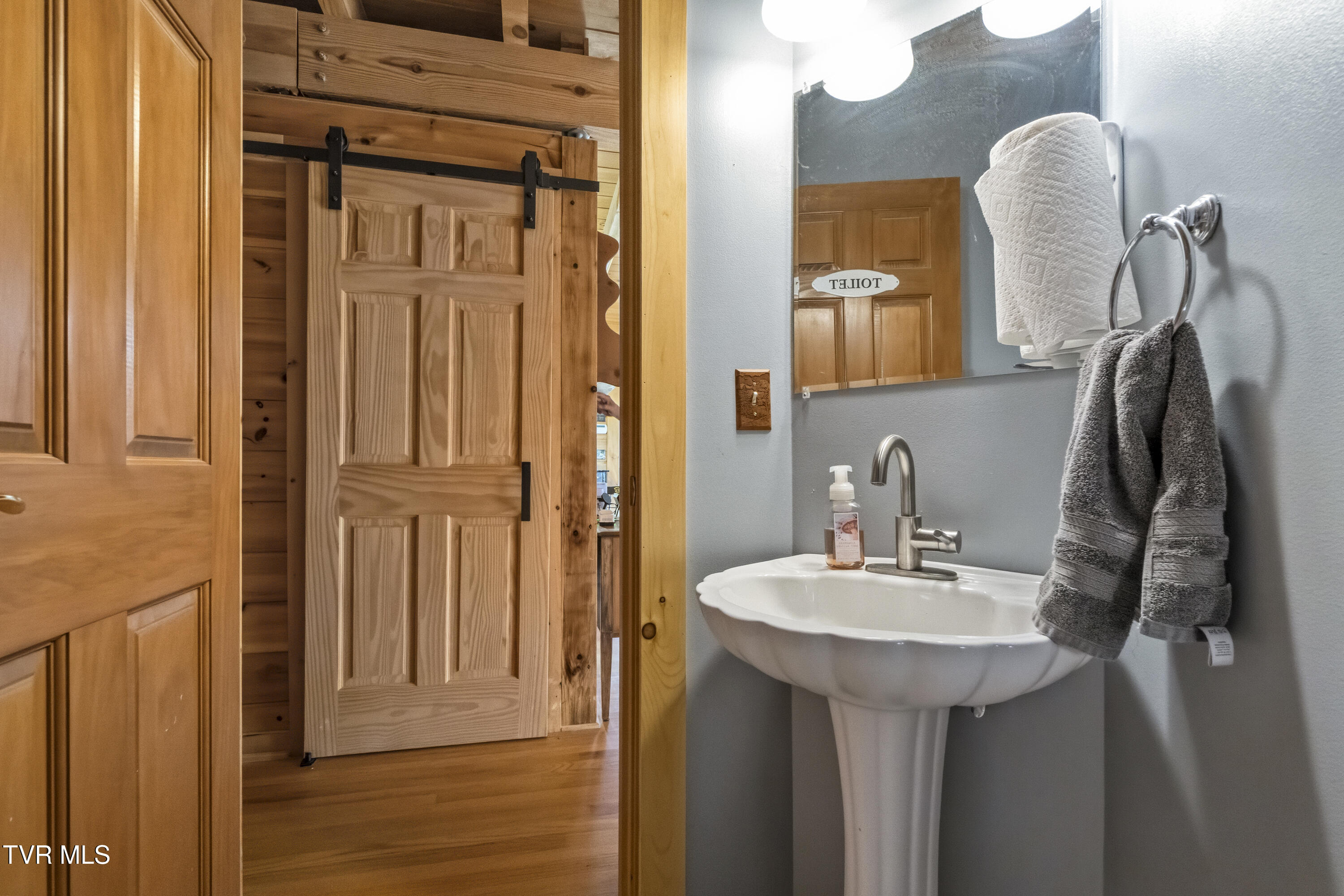 1600 Red Hill Road Greeneville, TN 37743 - Photo 22 of 73 Johnson half bath 2DSC05815