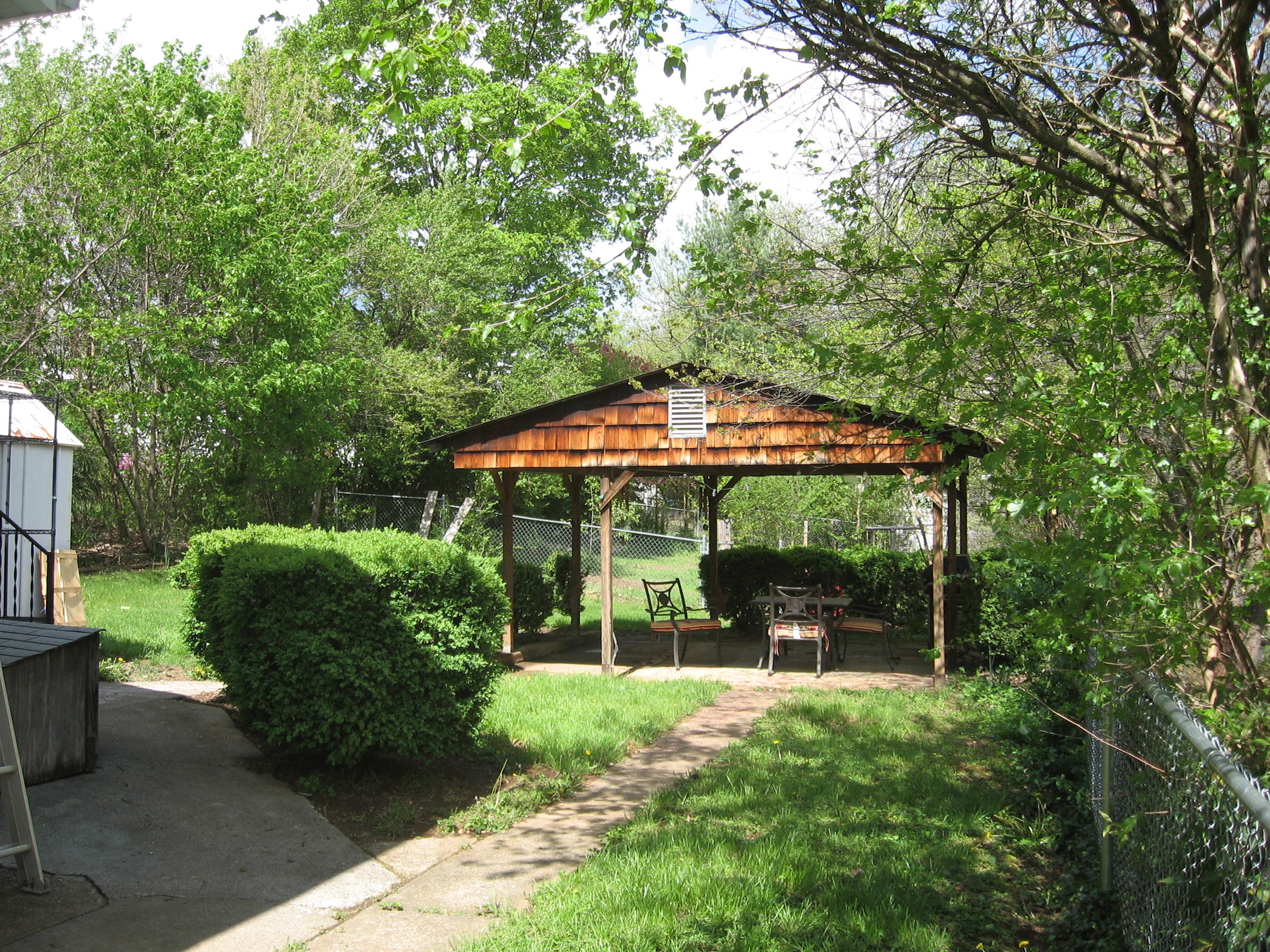 2518 Barham Road Southwest Roanoke, VA 24015 - Photo 7 of 34 Back Yard w/Pavilion