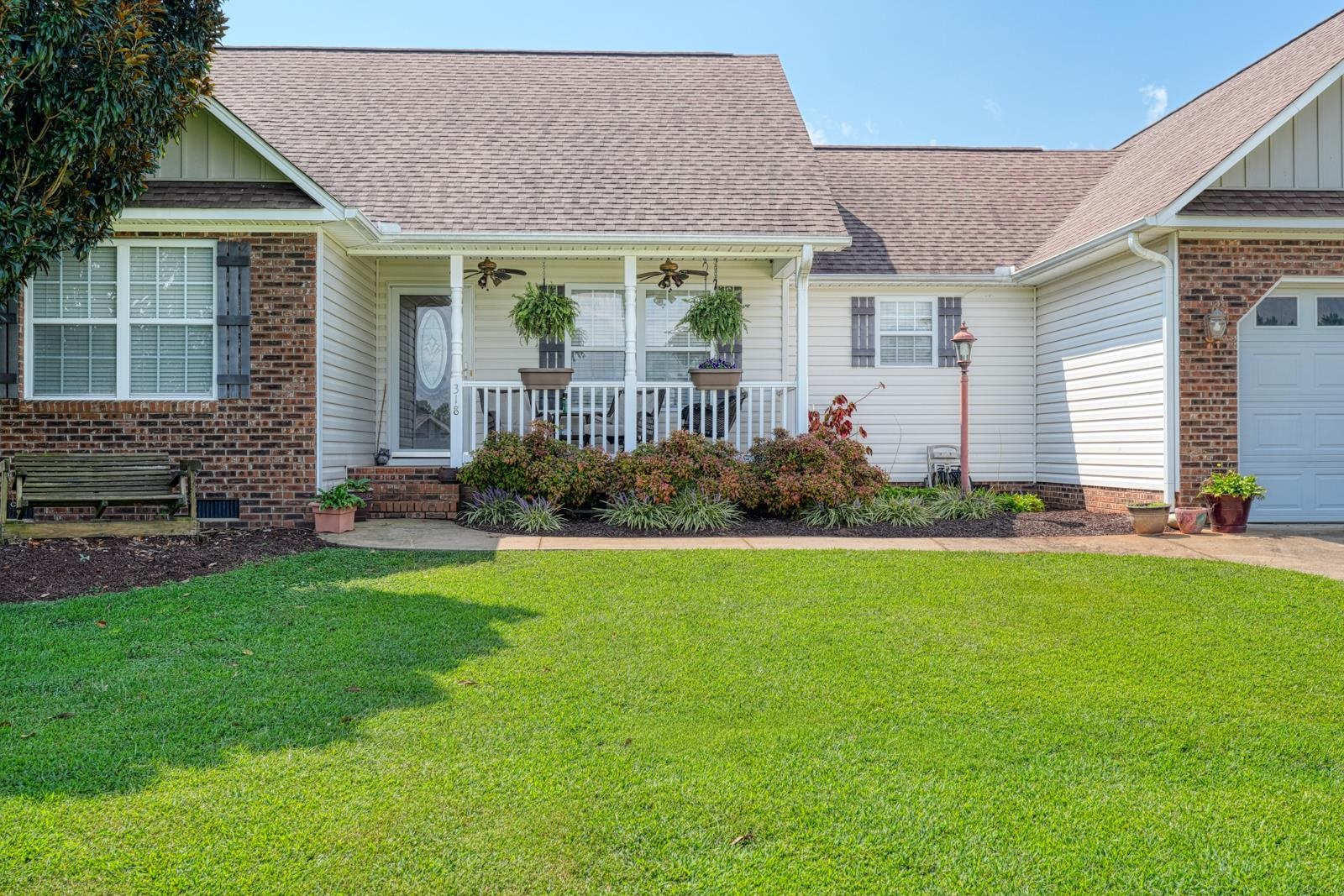 318 Laura Bishop Lane Inman, SC 29349 - Photo 3 of 37