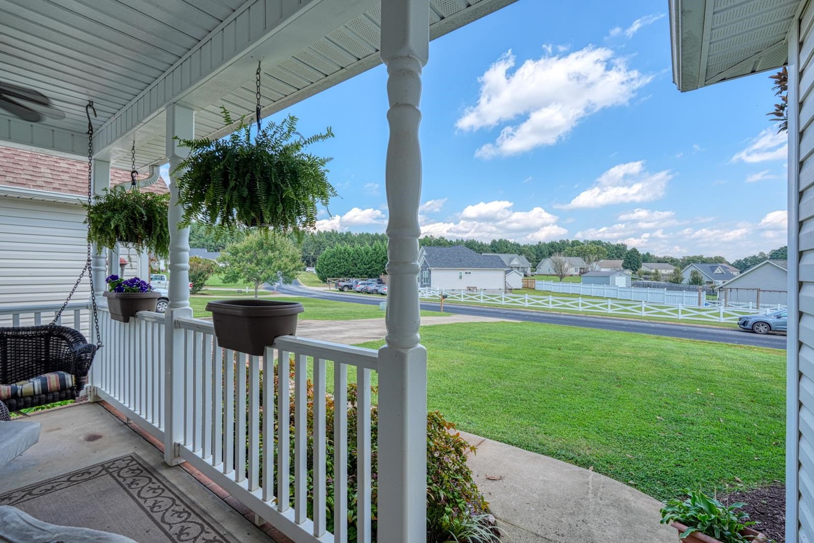 318 Laura Bishop Lane Inman, SC 29349 - Photo 4 of 37