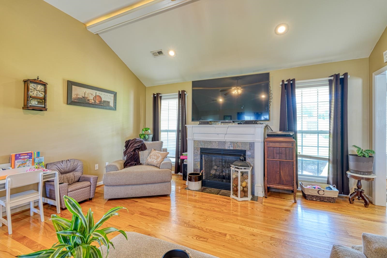 318 Laura Bishop Lane Inman, SC 29349 - Photo 8 of 37