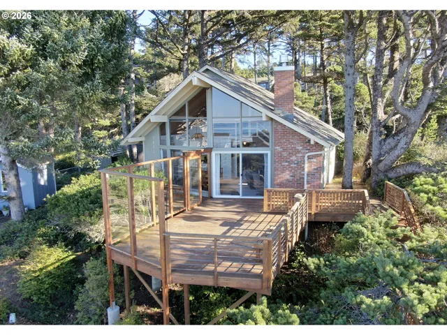 $650,000 | 3413 Northwest Hidden Lake Drive, Waldport, OR 97394