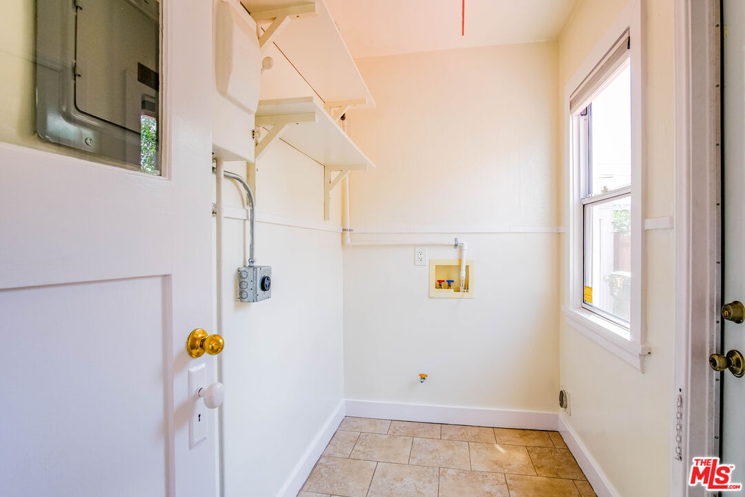 3564 Dover Street Los Angeles, CA 90039 - Photo 9 of 22