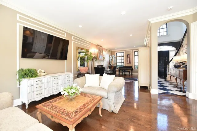 $1,650,000 | 1974 Monroe Avenue, North Bellmore, NY 11710