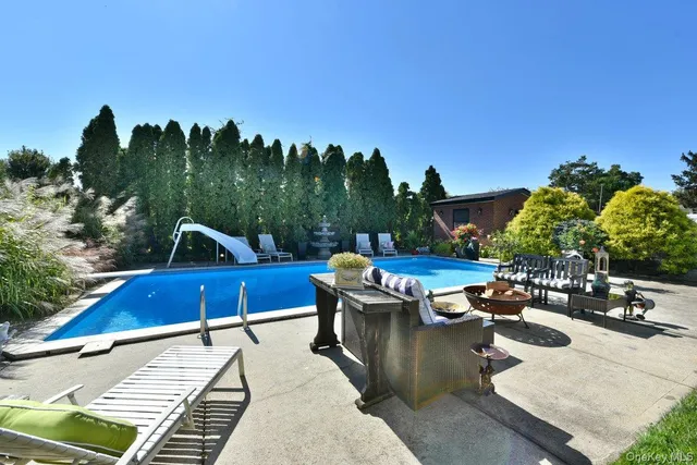 $1,650,000 | 1974 Monroe Avenue, North Bellmore, NY 11710