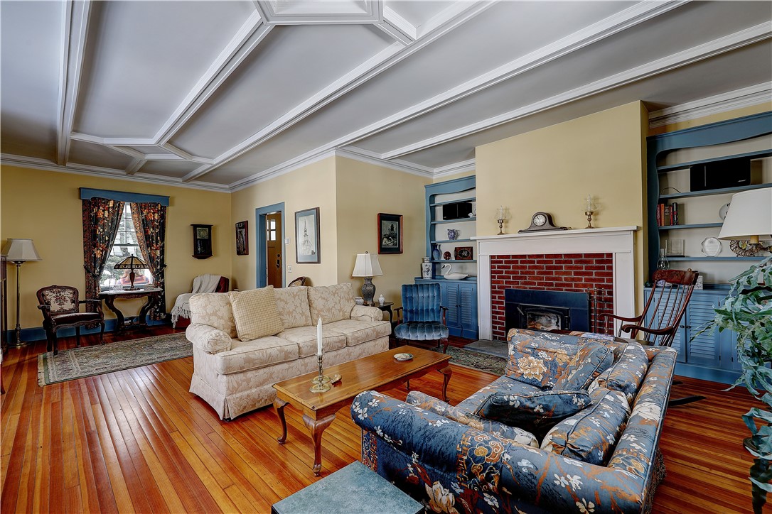 126 County Road Barrington, RI 02806 - Photo 7 of 38