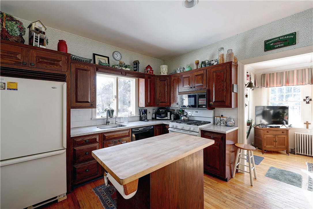 126 County Road Barrington, RI 02806 - Photo 10 of 38