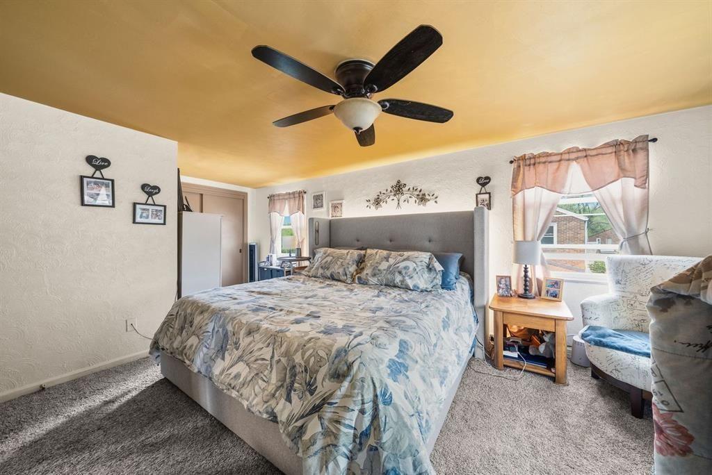 4768 Rolling Hills Road Pittsburgh, PA 15236 - Photo 24 of 46 Primary Bedroom