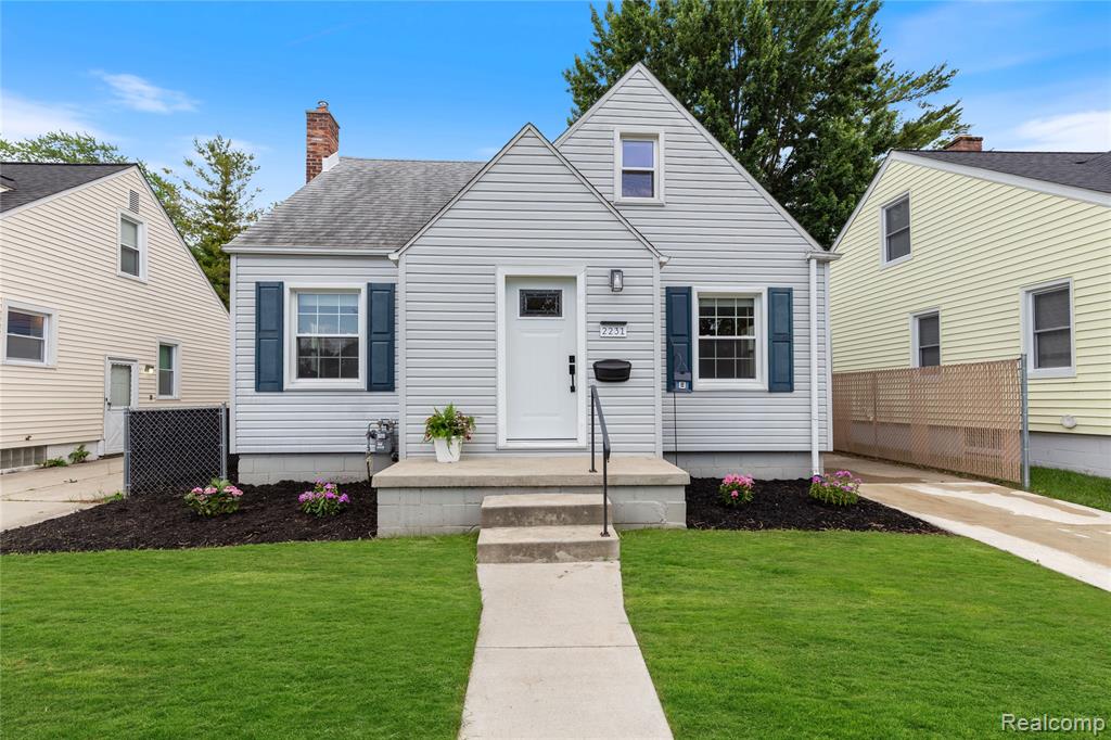 2231 Harvard Road Berkley, MI 48072 - Photo 1 of 28