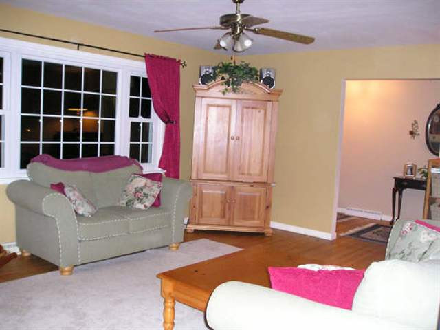 3135 Lone Pine Road Schenectady, NY 12303 - Photo 5 of 12 Photo 5