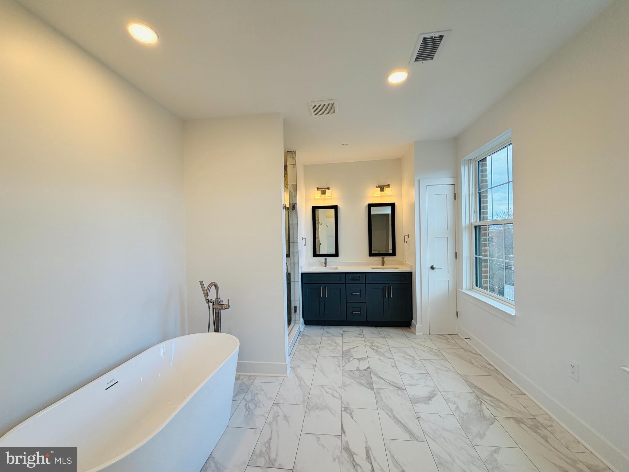 208 2nd Street East, Unit 402 Frederick, MD 21701 - Photo 12 of 16 Primary Bathroom