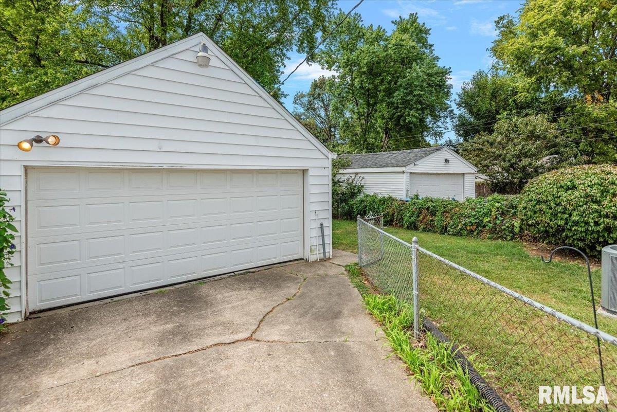 2240 East Keys Avenue Springfield, IL 62702 - Photo 16 of 20