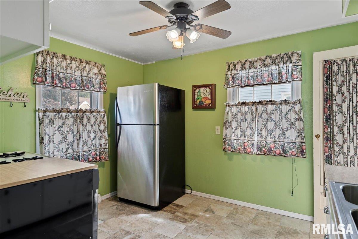 2240 East Keys Avenue Springfield, IL 62702 - Photo 7 of 20