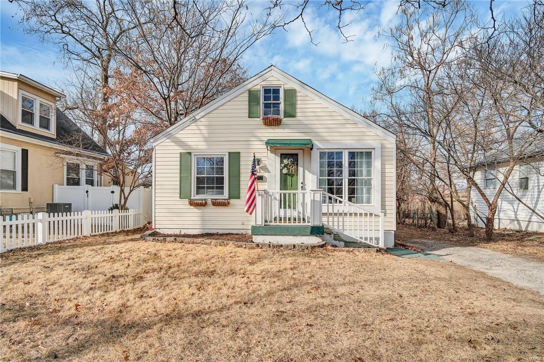 561 Ridge Avenue St. Louis, MO 63119 - Photo 1 of 16 Gallery Image 1