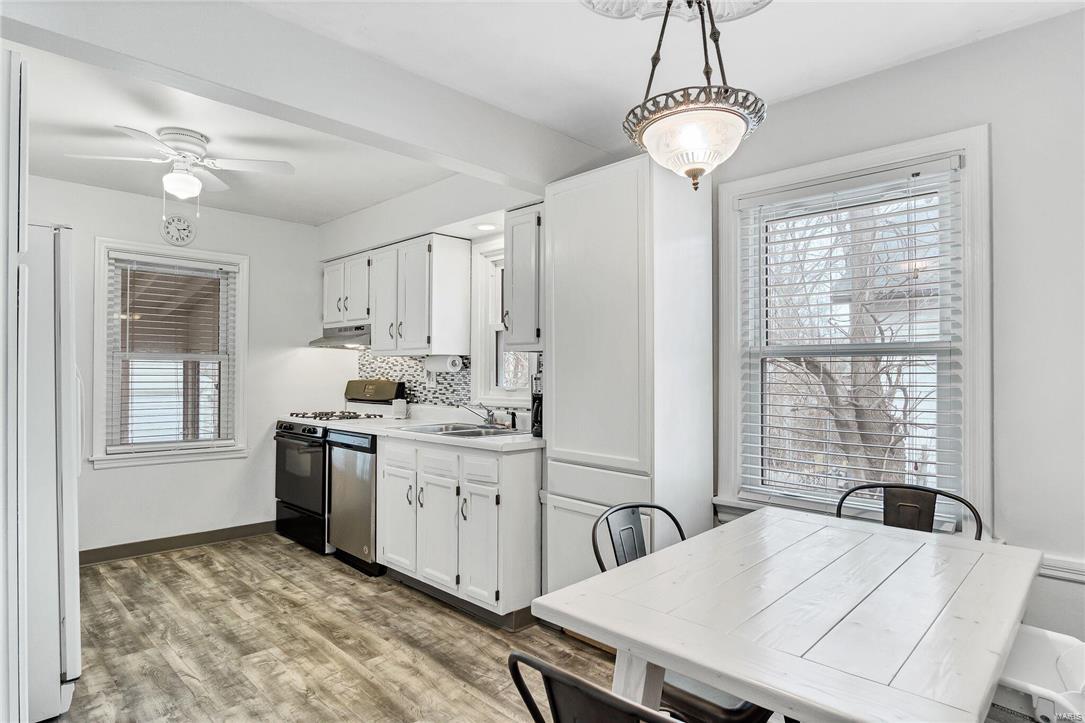 561 Ridge Avenue St. Louis, MO 63119 - Photo 4 of 16 Gallery Image 4