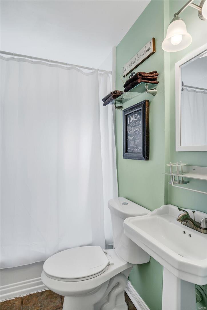 561 Ridge Avenue St. Louis, MO 63119 - Photo 9 of 16 Gallery Image 9