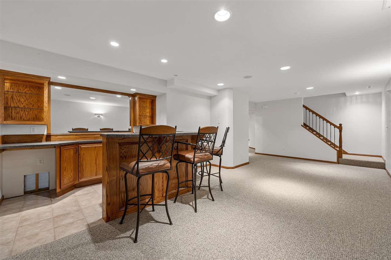 6925 Rockingham Drive Southwest Cedar Rapids, IA 52404 - Photo 27 of 44 Gallery Image 27