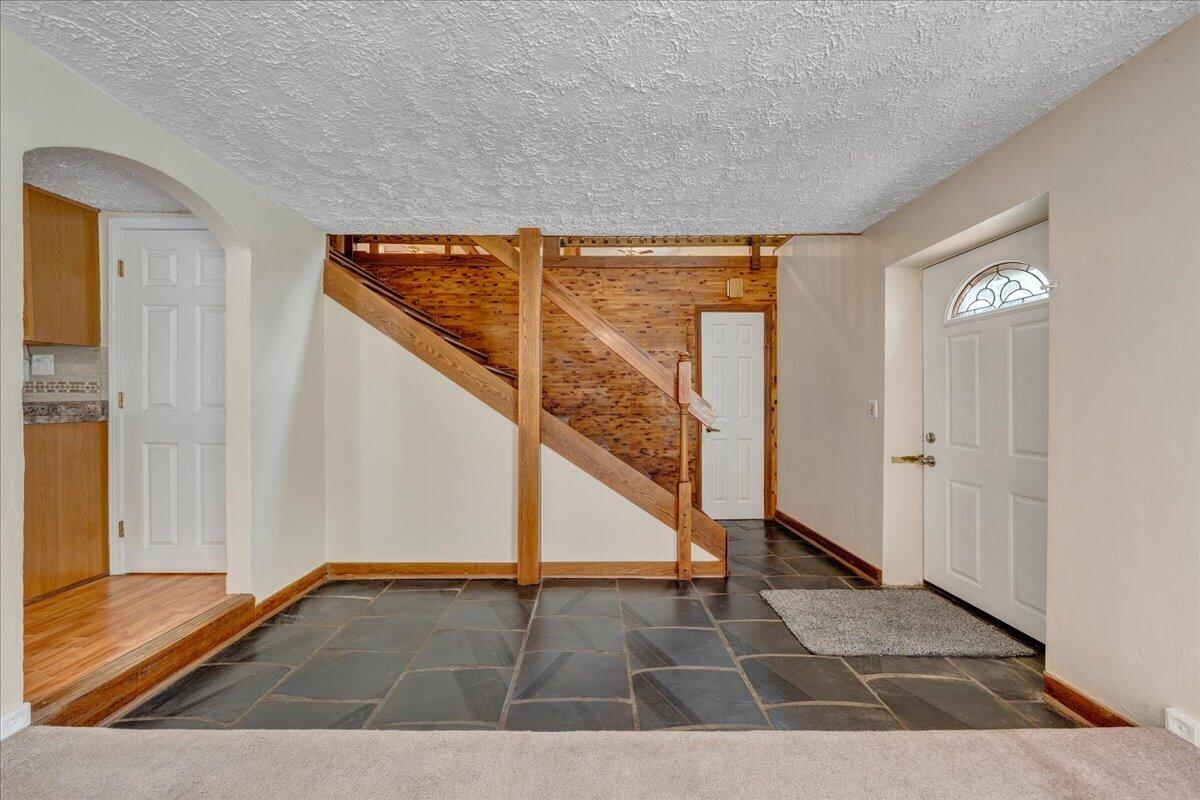 2840 Sha-Al Road Roanoke, VA 24014 - Photo 4 of 50 Foyer