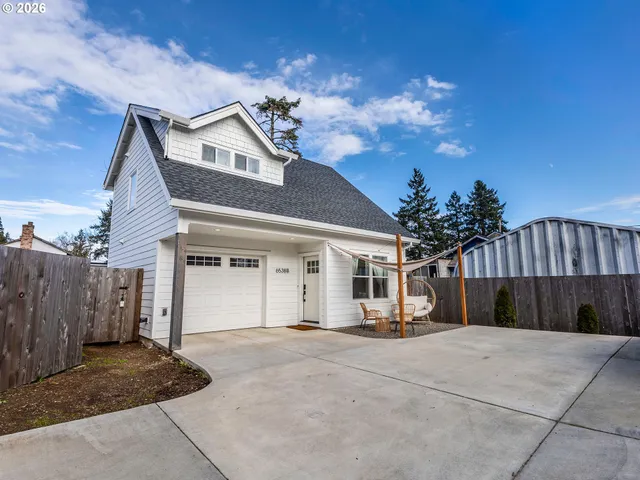 $425,000 | 6538 Southeast 64th Avenue, Unit B, Portland, OR 97206