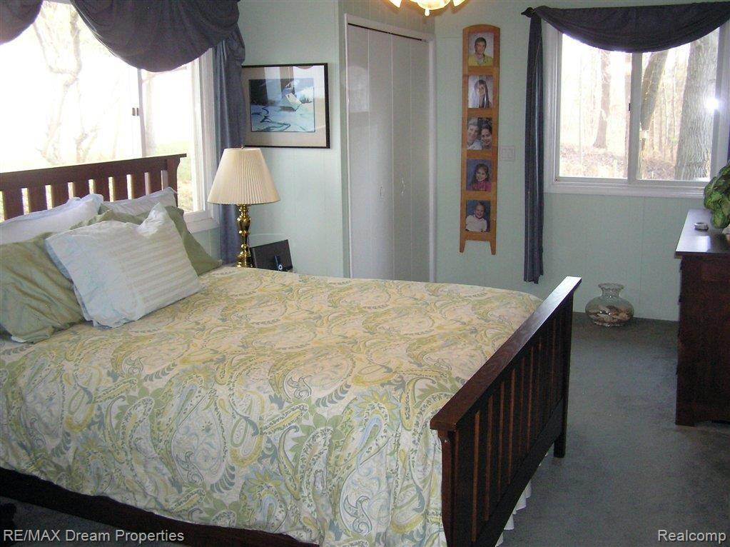 2937 East Buno Road Milford, MI 48381 - Photo 9 of 25 Main-Floor Master Bedroom
