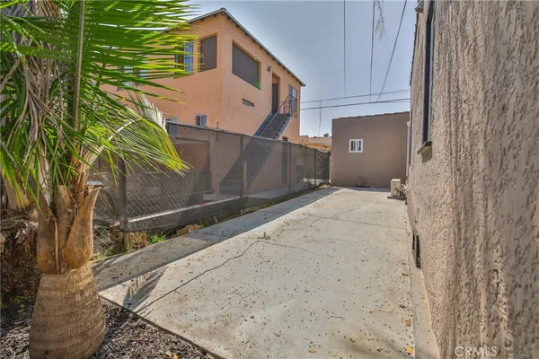 $719,900 | 8110 Denker Avenue, Los Angeles, CA 90047