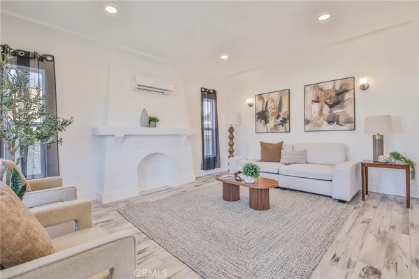 $719,900 | 8110 Denker Avenue, Los Angeles, CA 90047