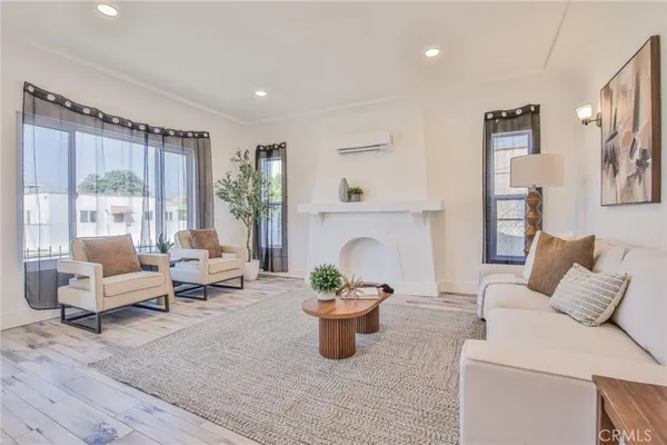 $719,900 | 8110 Denker Avenue, Los Angeles, CA 90047