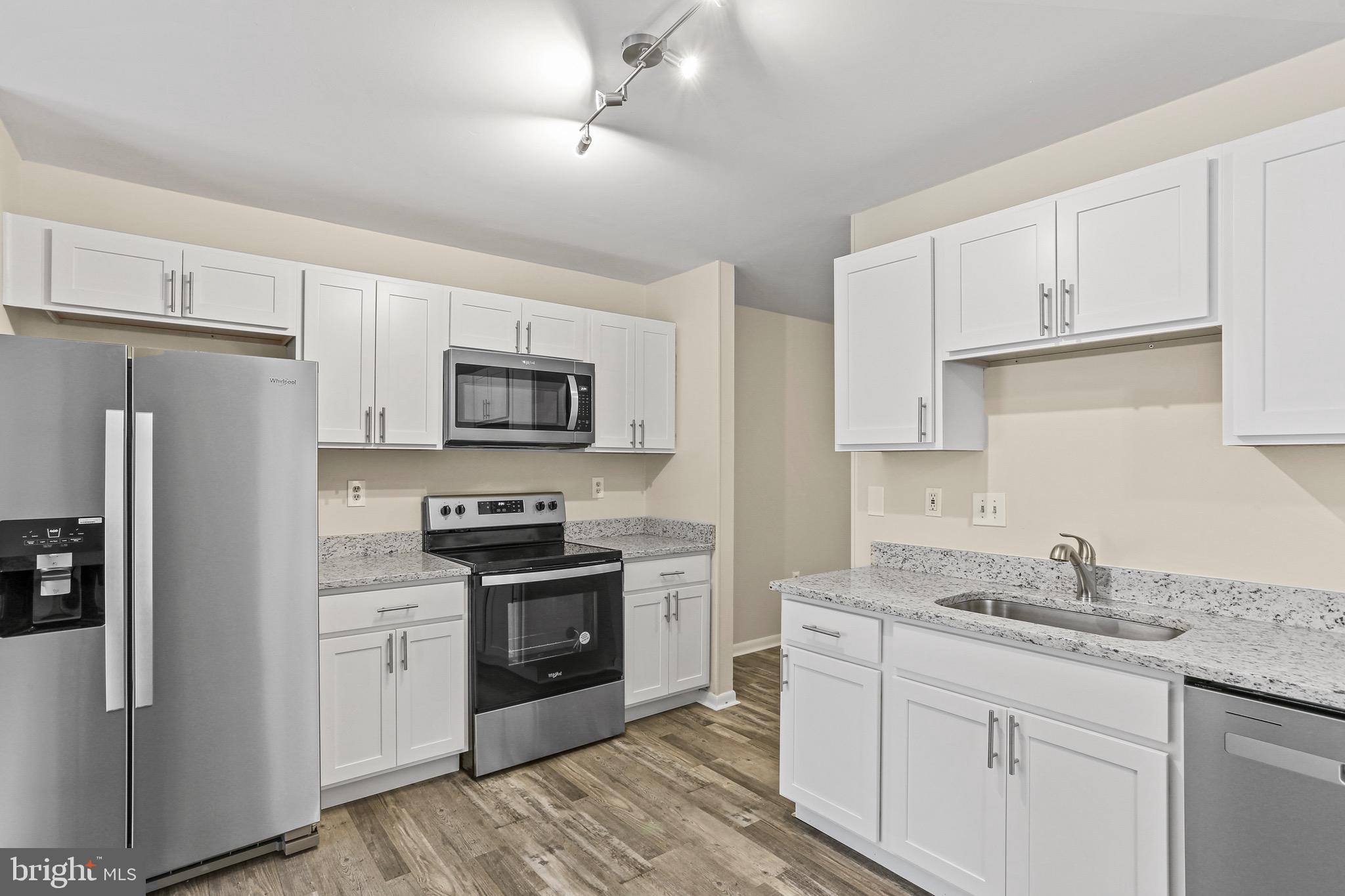 5623 Vantage Point Road Columbia, MD 21044 - Photo 2 of 34 Updated kitchen