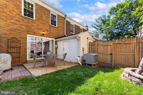 $424,500 | 7611 Tiverton Drive, Springfield, VA 22152