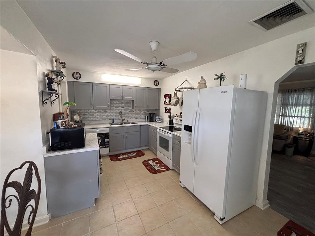 262 Walter Avenue Frostproof, FL 33843 - Photo 8 of 21