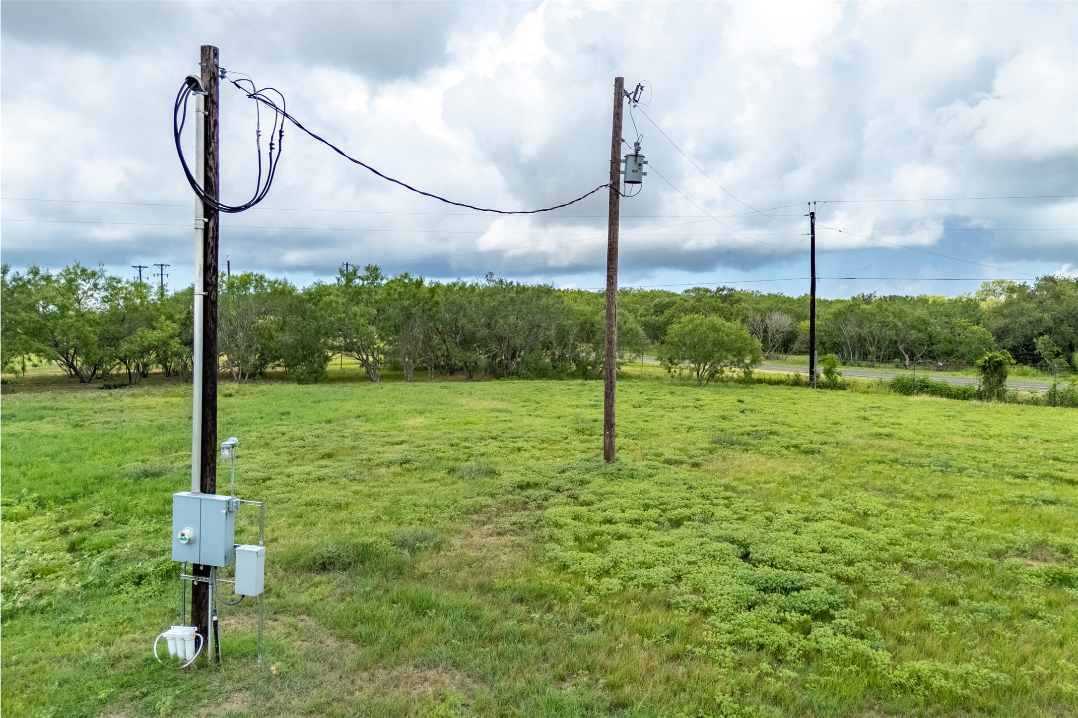 5485 County Road 249 Luling, TX 78648 - Photo 8 of 23 View of electric meter 320 AMP