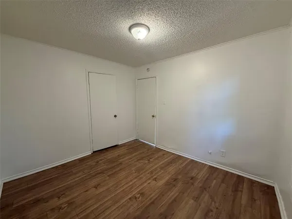 $1,300 | 4914 Donnelly Avenue, Fort Worth, TX 76107
