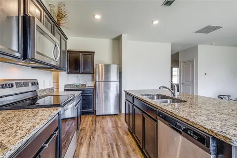 $285,000 | 5525 McMahan Lane, Fort Worth, TX 76036